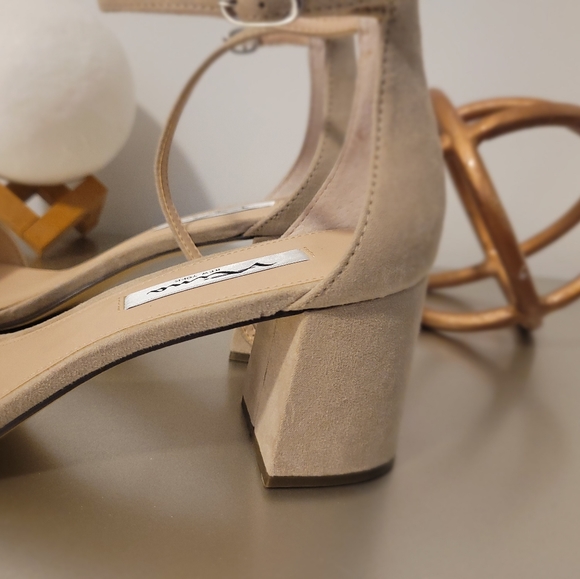 Eloise Ankle Strap Sandal NINA - Picture 4 of 11